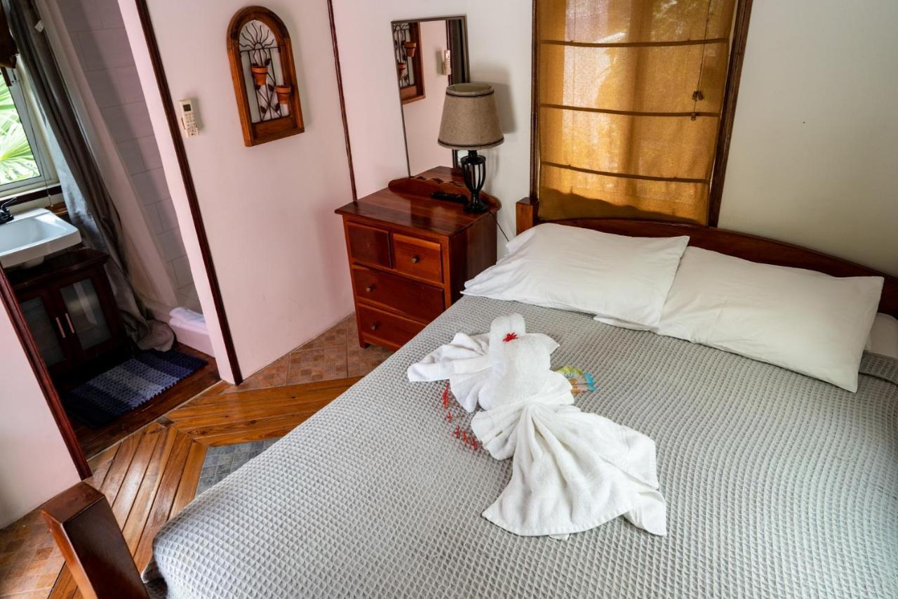 Hummingbirds Cabins Caye Caulker Ngoại thất bức ảnh
