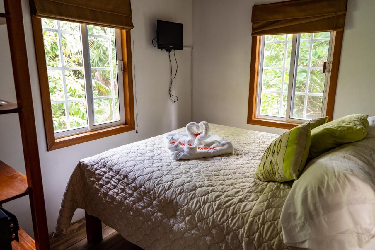 Hummingbirds Cabins Caye Caulker Ngoại thất bức ảnh